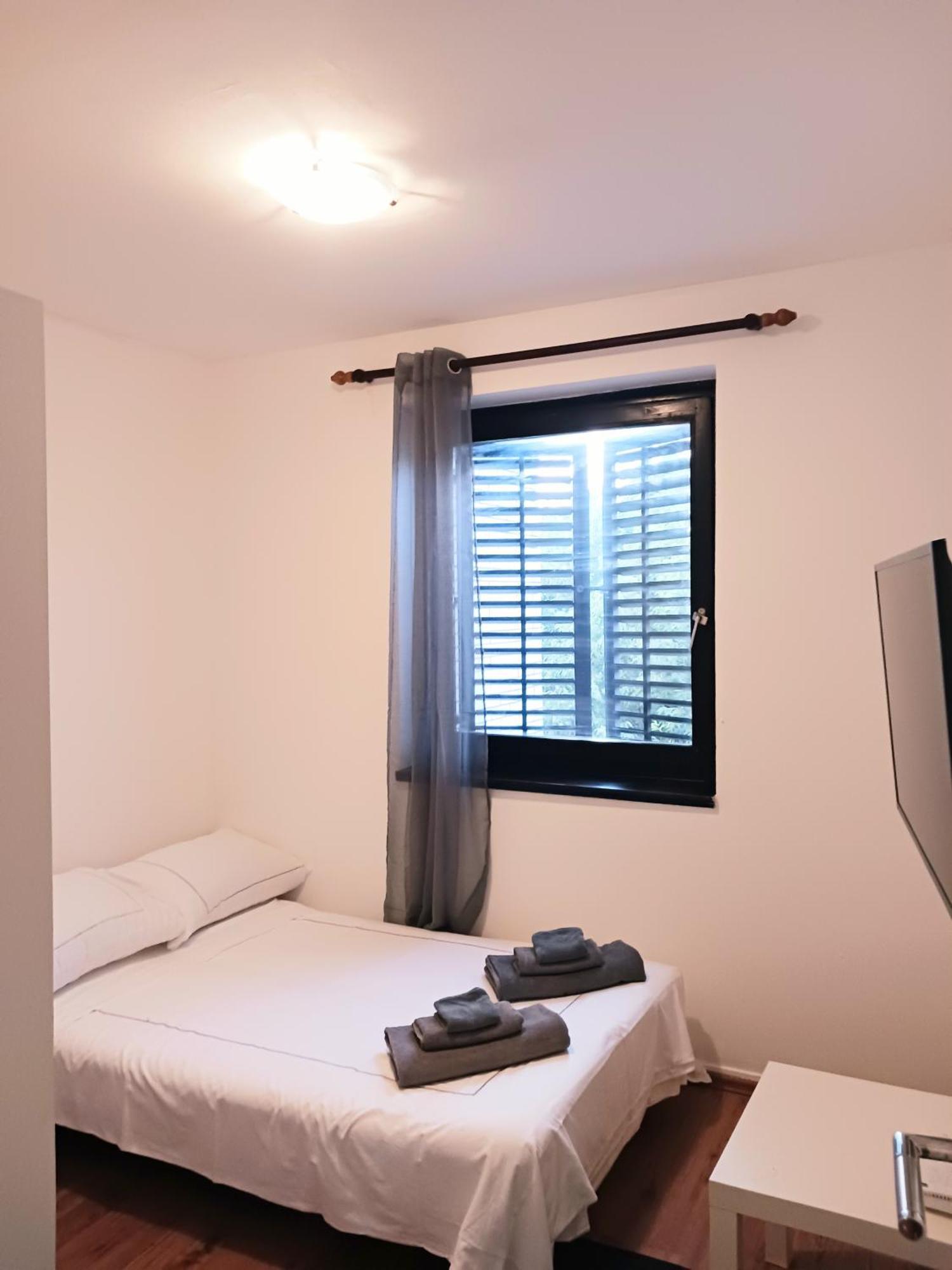 Familyhouse Appartement Pula Buitenkant foto